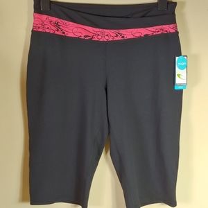 NWT Tek Gear yoga shorts